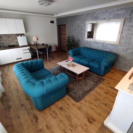 Canti jacuzzi apartments Novi Sad Esterno foto