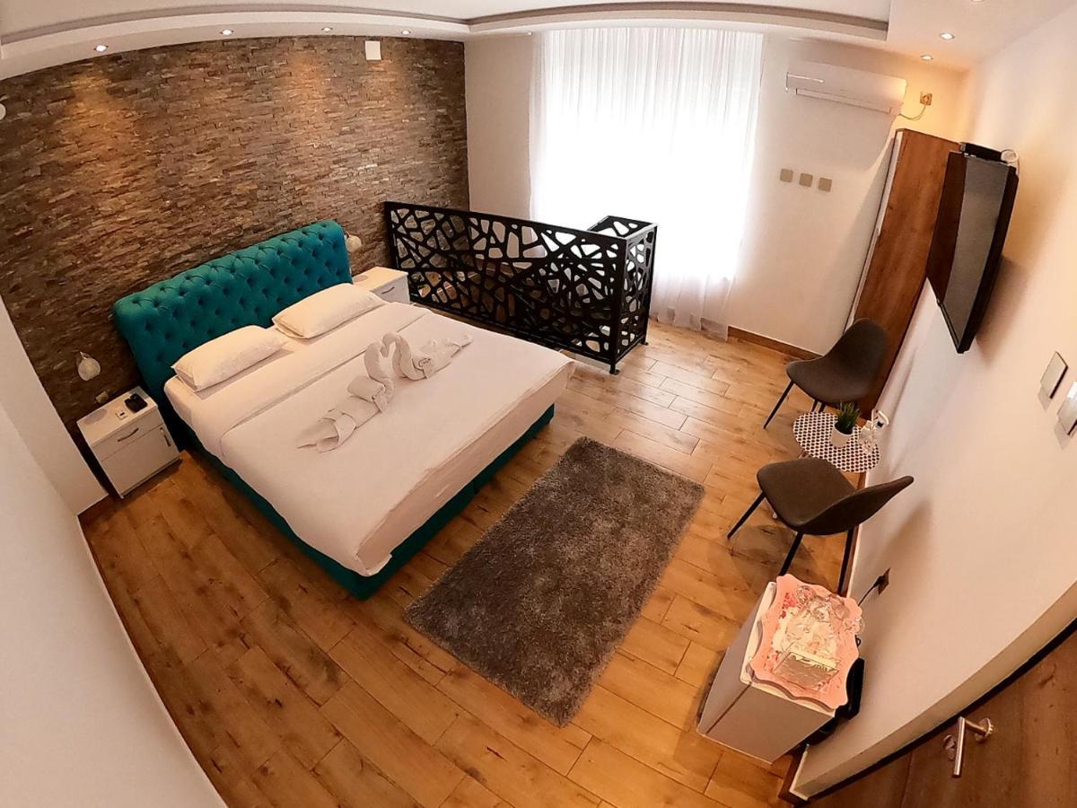 Canti jacuzzi apartments Novi Sad Esterno foto